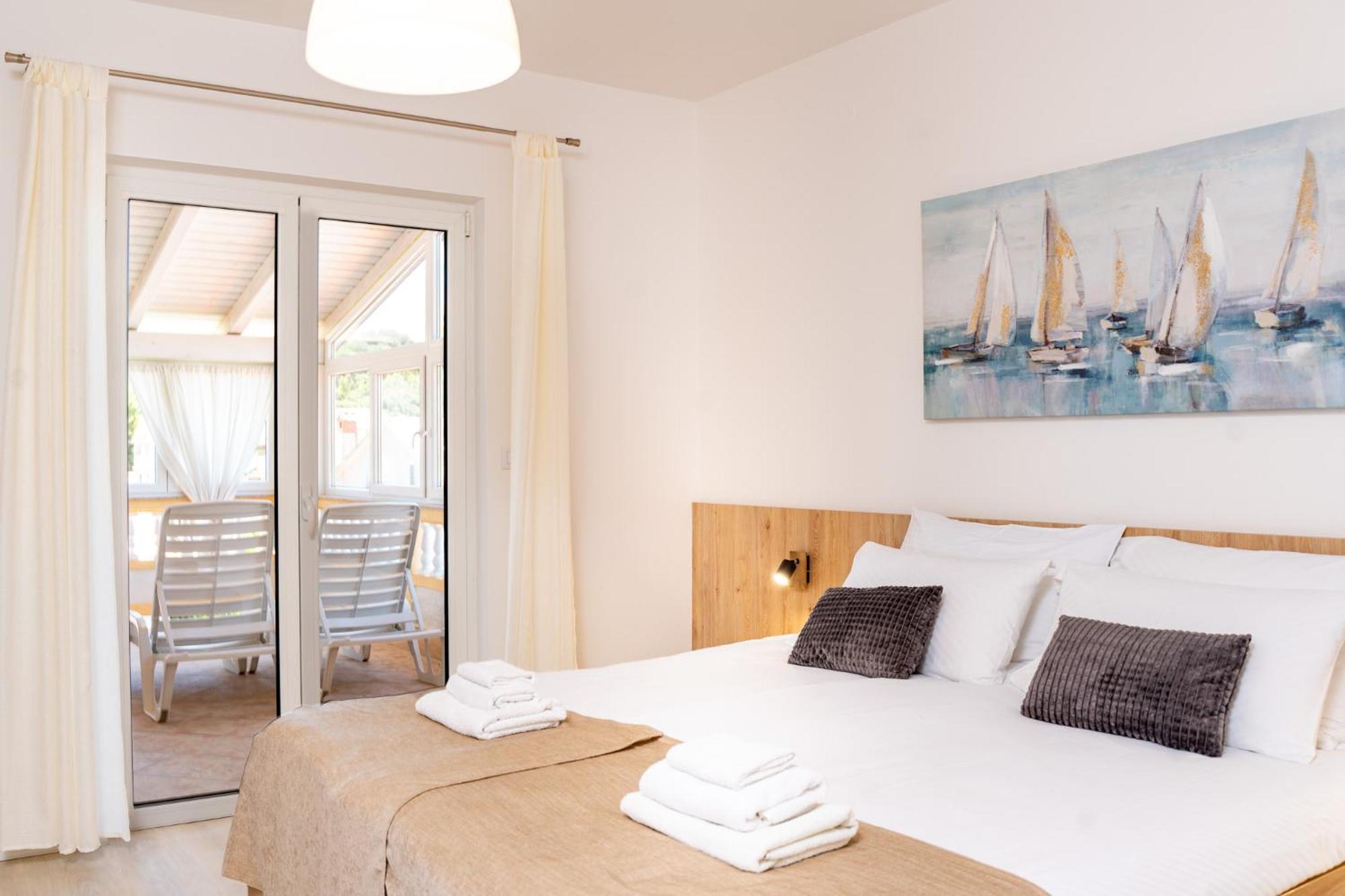 Foric Apartments With Outdoor Heated Pool Rab Town Exteriör bild