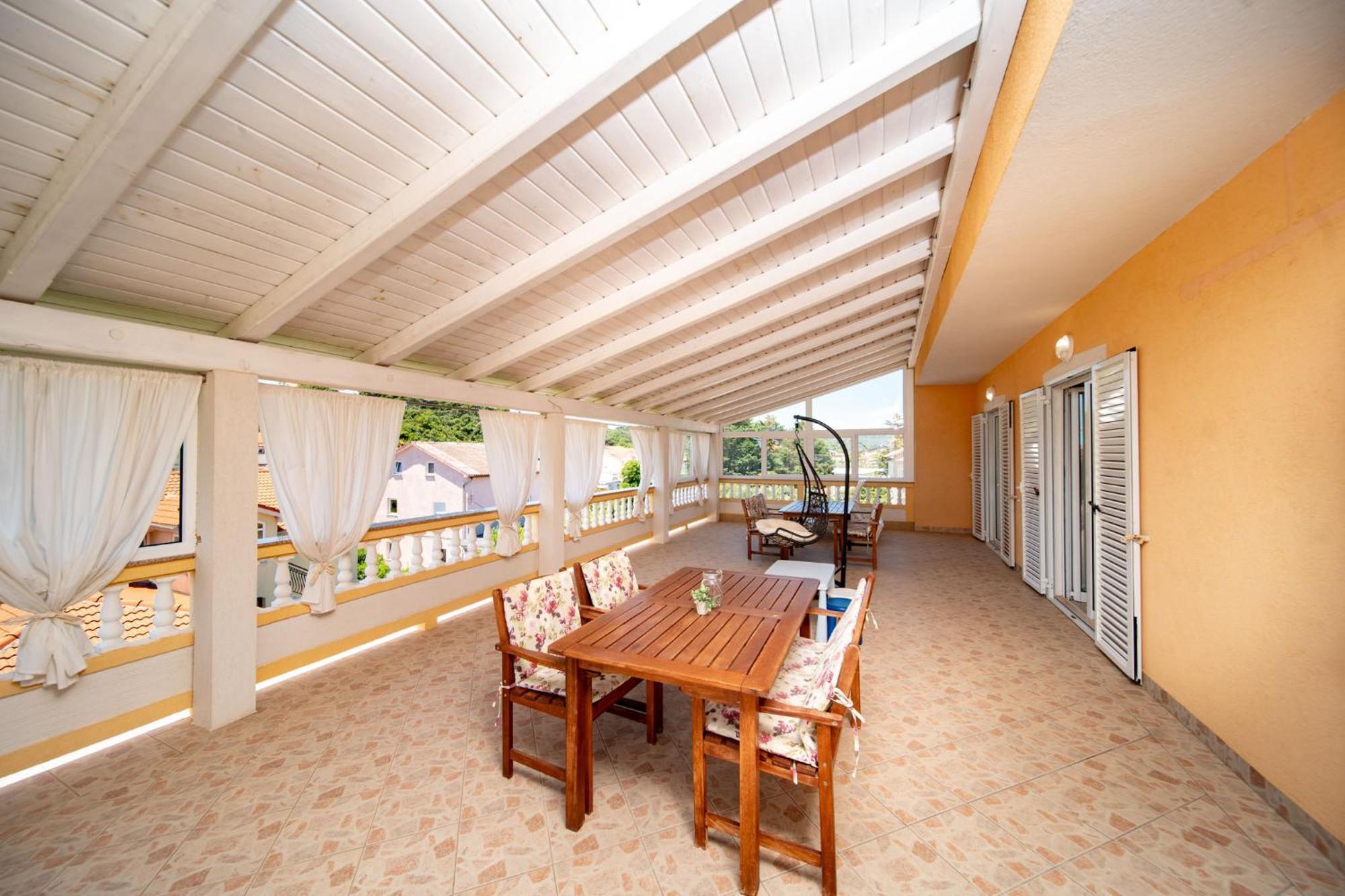 Foric Apartments With Outdoor Heated Pool Rab Town Exteriör bild