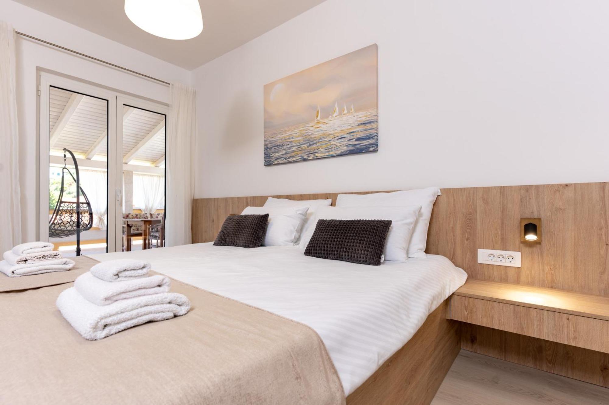 Foric Apartments With Outdoor Heated Pool Rab Town Exteriör bild