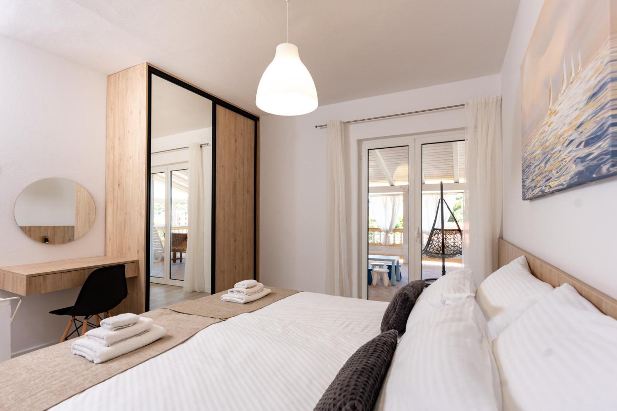 Foric Apartments With Outdoor Heated Pool Rab Town Exteriör bild