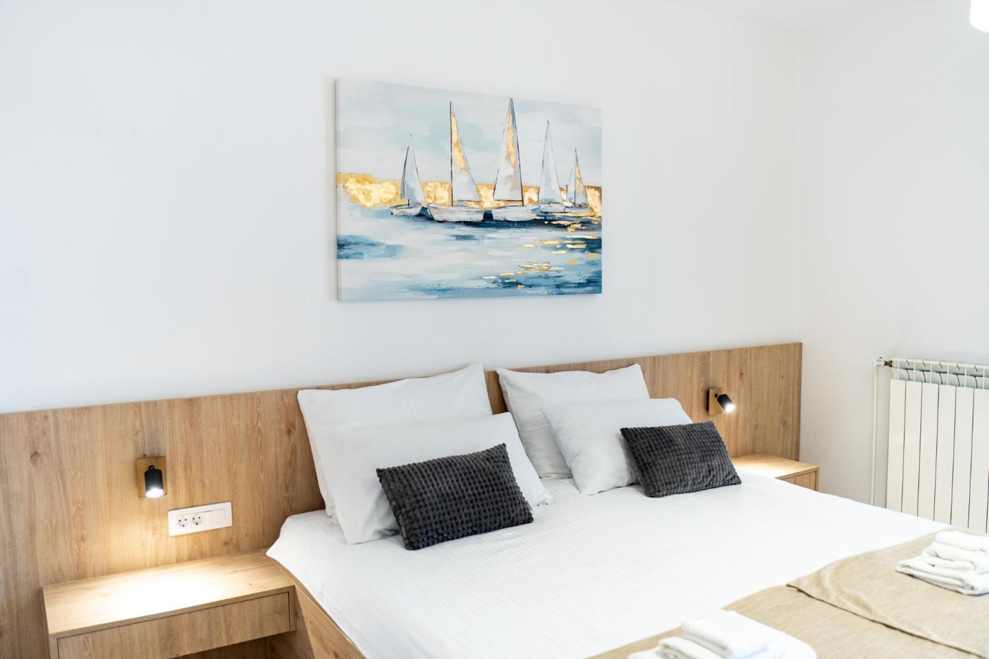 Foric Apartments With Outdoor Heated Pool Rab Town Exteriör bild