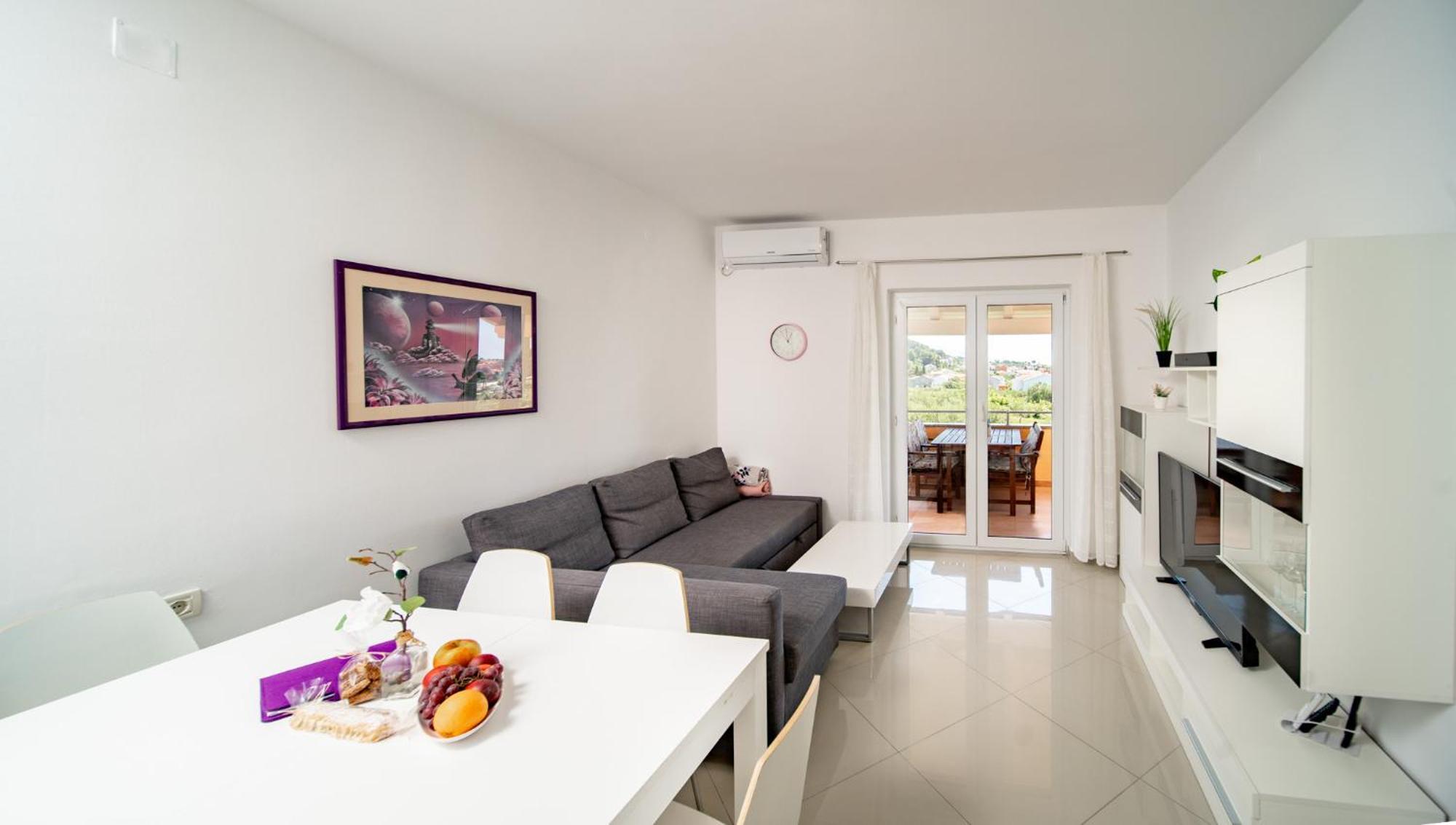 Foric Apartments With Outdoor Heated Pool Rab Town Exteriör bild