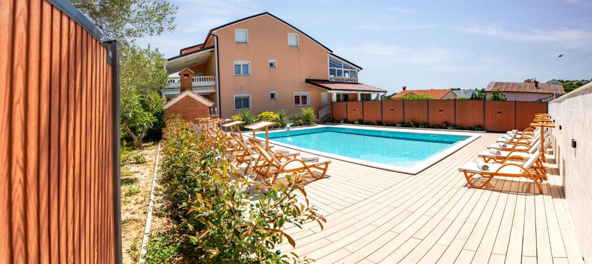 Foric Apartments With Outdoor Heated Pool Rab Town Exteriör bild