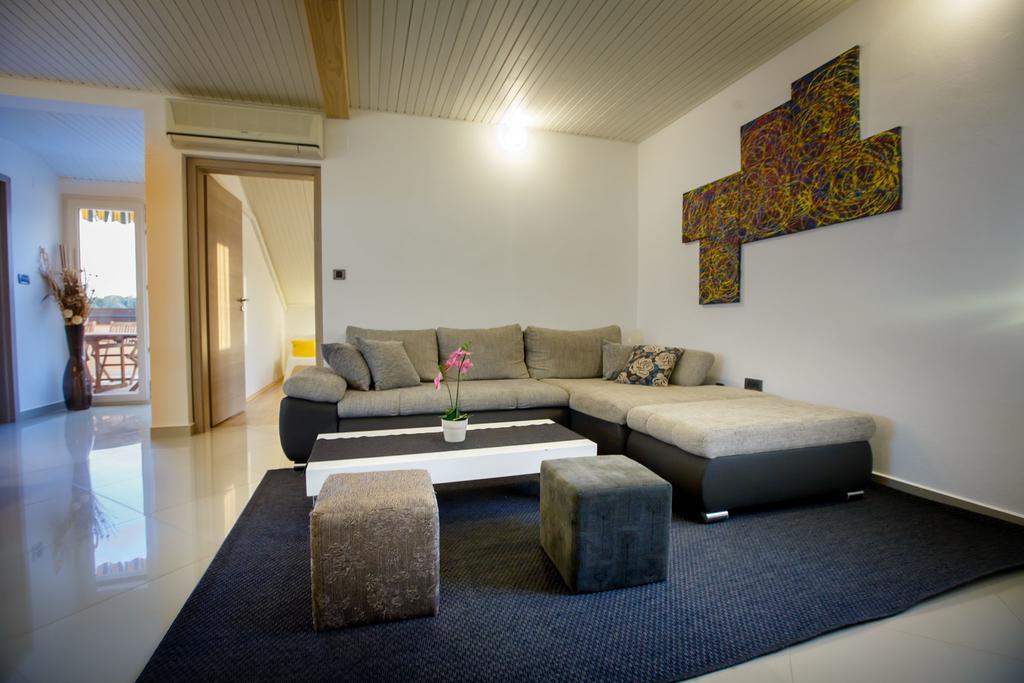 Foric Apartments With Outdoor Heated Pool Rab Town Exteriör bild