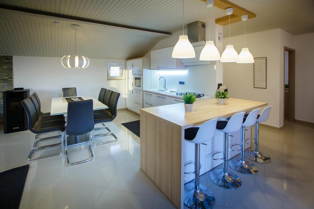 Foric Apartments With Outdoor Heated Pool Rab Town Exteriör bild